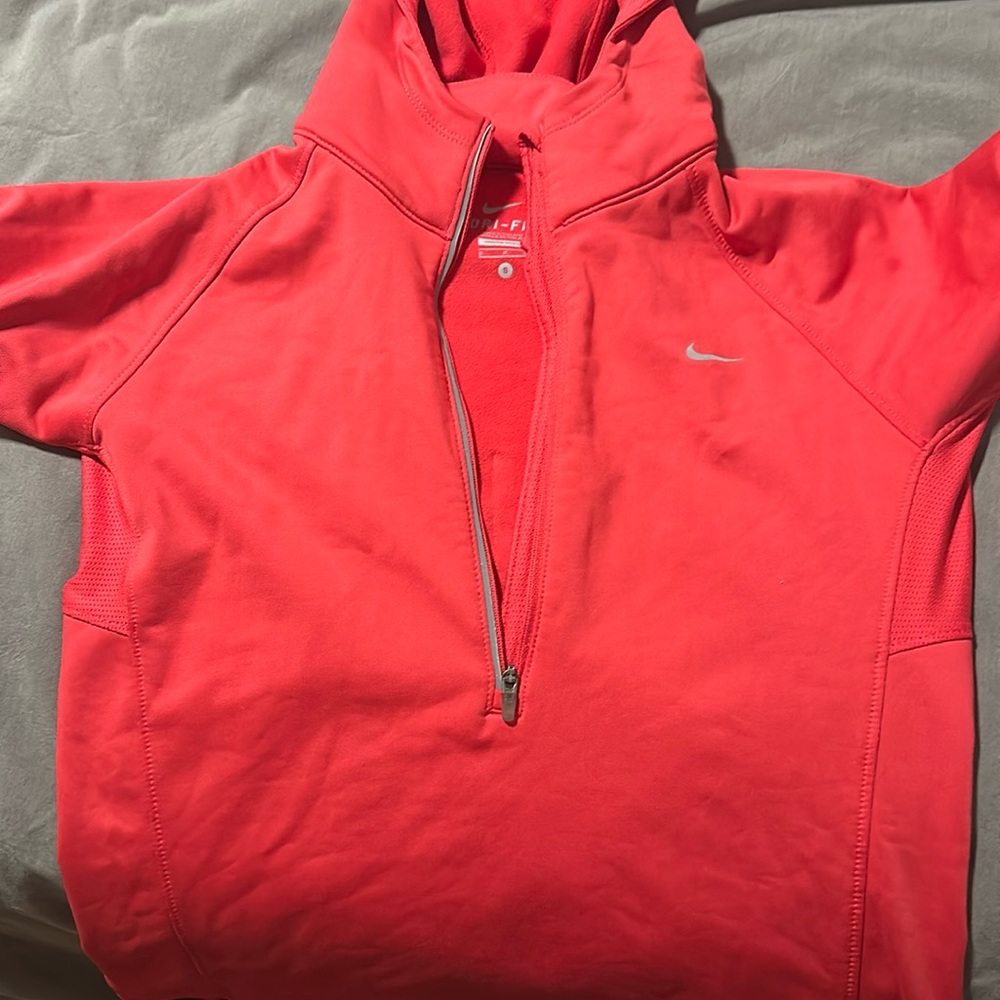 Women’s Nike half zip hooded dry fit pullover for cold weather!